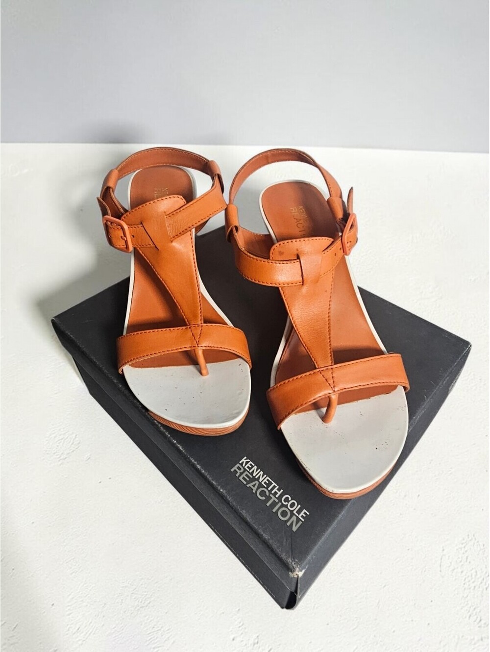 Kenneth Cole Reaction Cedar Leather T-Strap Wedge Sandals - Size 8.5